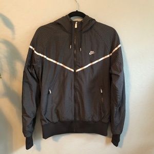 Women’s Nike Windbreaker